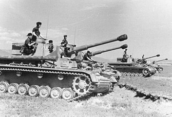Panzer IV tank equipped with the Nebelwurfgerät
