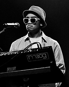Hugo performing with N.E.R.D. in 2009