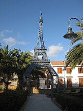 Torre Eiffel nella villa comunale