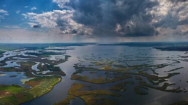 Samaranlahtea (Самарська затока) dronekuvassa pohjoisesta katsoen.