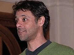 Alexander Siddig interprète Amon