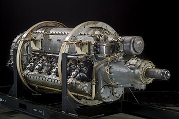 Un moteur d'avion Continental XI-1430-9, exposé au National Air and Space Museum, à Washington. (définition réelle 6 600 × 4 416)