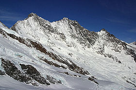 De la gauche vers la droite : Täschhorn, Dom des Mischabel et Lenzspitze.