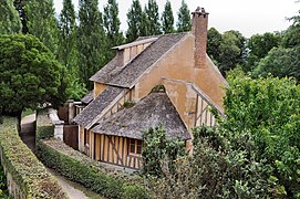 Réchauffoir vu de la maison de la Reine