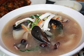 Ulmyeon (noodles and seafood in egg soup)