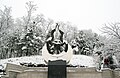 University statue Yongduri