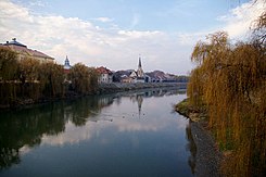 Timișjoki virtaa Lugojin halki