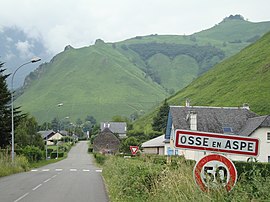 The road into Osse-en-Aspe