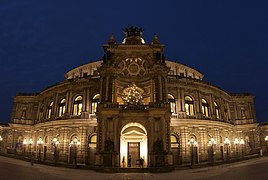 L'Opéra et son sapin de Noël