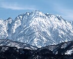 自上市町方向的早月川尾根登山路線所見到的劍岳及早月尾根