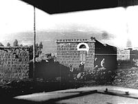 Residents of al-Zuk al-Tahtani seen from a Palmach convoy. 1947.