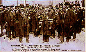 Gaston Cheq et les membres du Comité le 9 avril 1911 à Troyes.