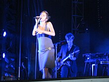 Catherine Major performing with Daniel Lavoie at the Francofolies de Montréal in 2013.