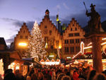 سوق عيد الميلاد، ألمانيا. تُقام هذه الأسواق في جميع أنحاء أوروبا الوسطى.