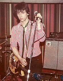 Thunders performing at the VFW Post in Ann Arbor, Michigan in July 1979. He was then collaborating with Wayne Kramer of MC5, as Gang War.