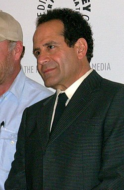 Tony Shalhoub Los Angelesissa joulukuussa 2008.