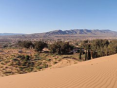 Vue des monts des Ksour à proximité de la ville d'Aïn Sefra.