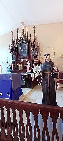 Altar dedicado a San Antonio de Padua, en la parroquia del pueblo