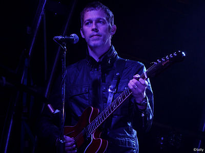 Beady Eye Andy Bell.jpg