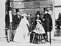 ملك البلجيكيين والعائلة المالكة مع الملكة فيكتوريا كاليفورنيا. 1859