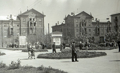 Жовтневий сквер, 1960-ті