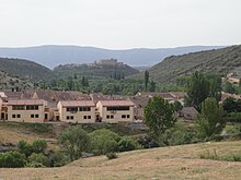 Casas de La Velilla, Pedraza al fondo