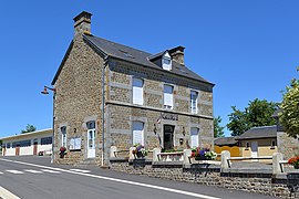 The town hall in Le Ménil-de-Briouze