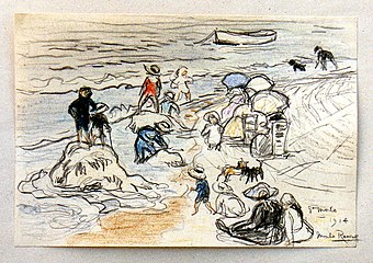Saint-Malo, Plage de l'éventail, children play at the water's edge,