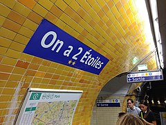 Station de la ligne 6 renommée temporairement On a 2 Étoiles après la victoire des Bleus au Mondial 2018.