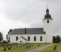 Stora Mellösa kyrka i juli 2022.