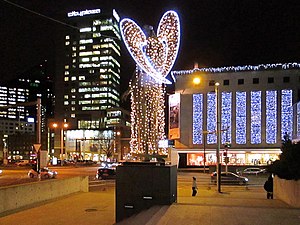 Перекрёсток улиц Лайкмаа и Гонсиори (в центре — «Сумерки»)