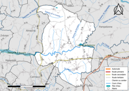 Carte en couleur présentant le réseau hydrographique de la commune