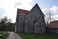 Schlossanlage mit Schloss, Park, Taubenhaus, Speicher mit Tordurchfahrt, Stallspeicher, 2 Ställe und Wohnhaus