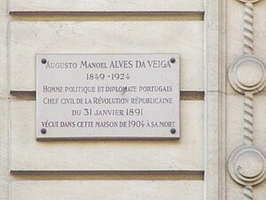 Plaque au no 7.