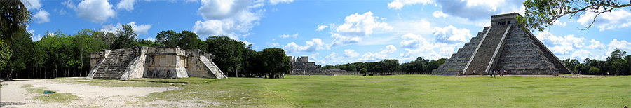 Panorama središnjeg trga Chichén Itzá