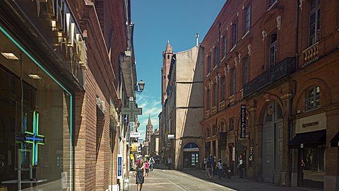 La rue du Taur vue de la place du Capitole