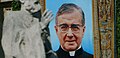 Saint Josemaría Escrivá (1902-1975), prêtre espagnol. À la suite d'une inspiration divine, il fonda l'Opus Dei, mouvement destiné à tous, pour acquérir la sainteté dans la vie ordinaire. Il donna aussi naissance à la Société sacerdotale de la Sainte-Croix pour les prêtres. Son œuvre se répandit dans de nombreux pays, et il voyagea à travers le monde pour donner aux fidèles les moyens pour devenir saint.