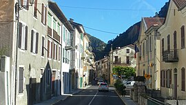 The road through the village of Fontan