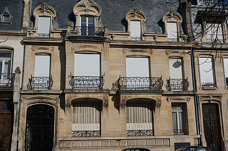 Maison Bloch.