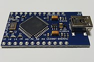 Na imagem, vemos uma placa de Arduino de perto.