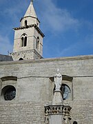 Campanile e statua di San Riccardo