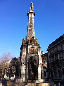 Fontaine de Boigne, dite aussi Fontaine des éléphants (1838), Chambéry.