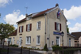 The town hall of Fontenay-le-Vicomte