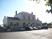 Vue du bâtiment des voyageurs de la gare d'Ay.