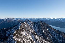 Blick vom Heimgarten zum Herzogstand im Winter