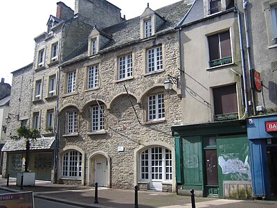 Bâtiment du XVIe siècle, ayant abrité la première mairie de Cherbourg.