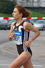 Bronze gewann die Weltrekordinhaberin Fernanda Ribeiro, 1995 Vizeweltmeisterin und über 10.000 Meter außerdem 1995 Weltmeisterin sowie 1994 Europameisterin – sie hatte hier vier Tage zuvor auf der längsten Bahndistanz die Silbermedaille errungen