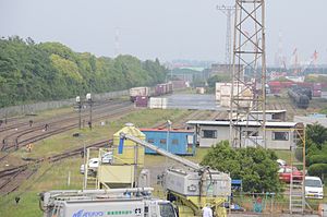 半田埠頭駅