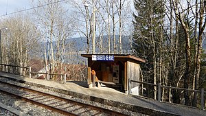 Station shelter on platform