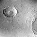 Imagen desde la nave Viking del cráter Yuty mostrando sus eyecciones lobuladas.